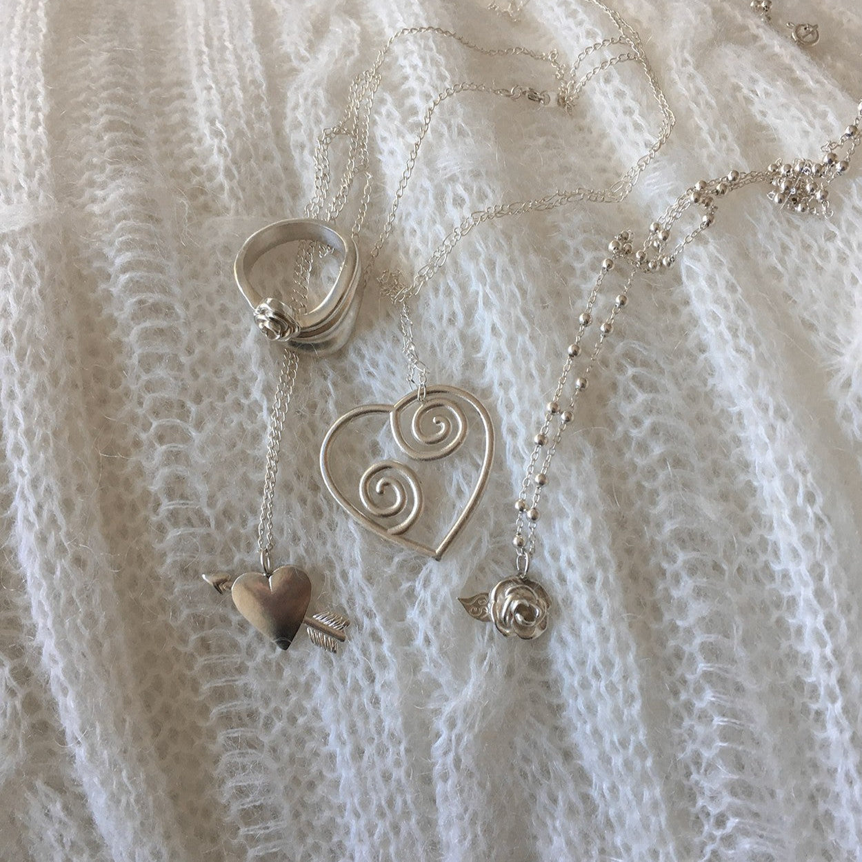 RUCHE ROSE FLOWER WAVE FRILL RING