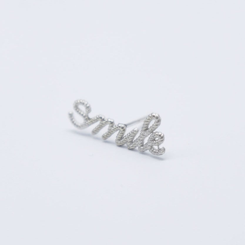 イニシャルツイストスタッドピアス