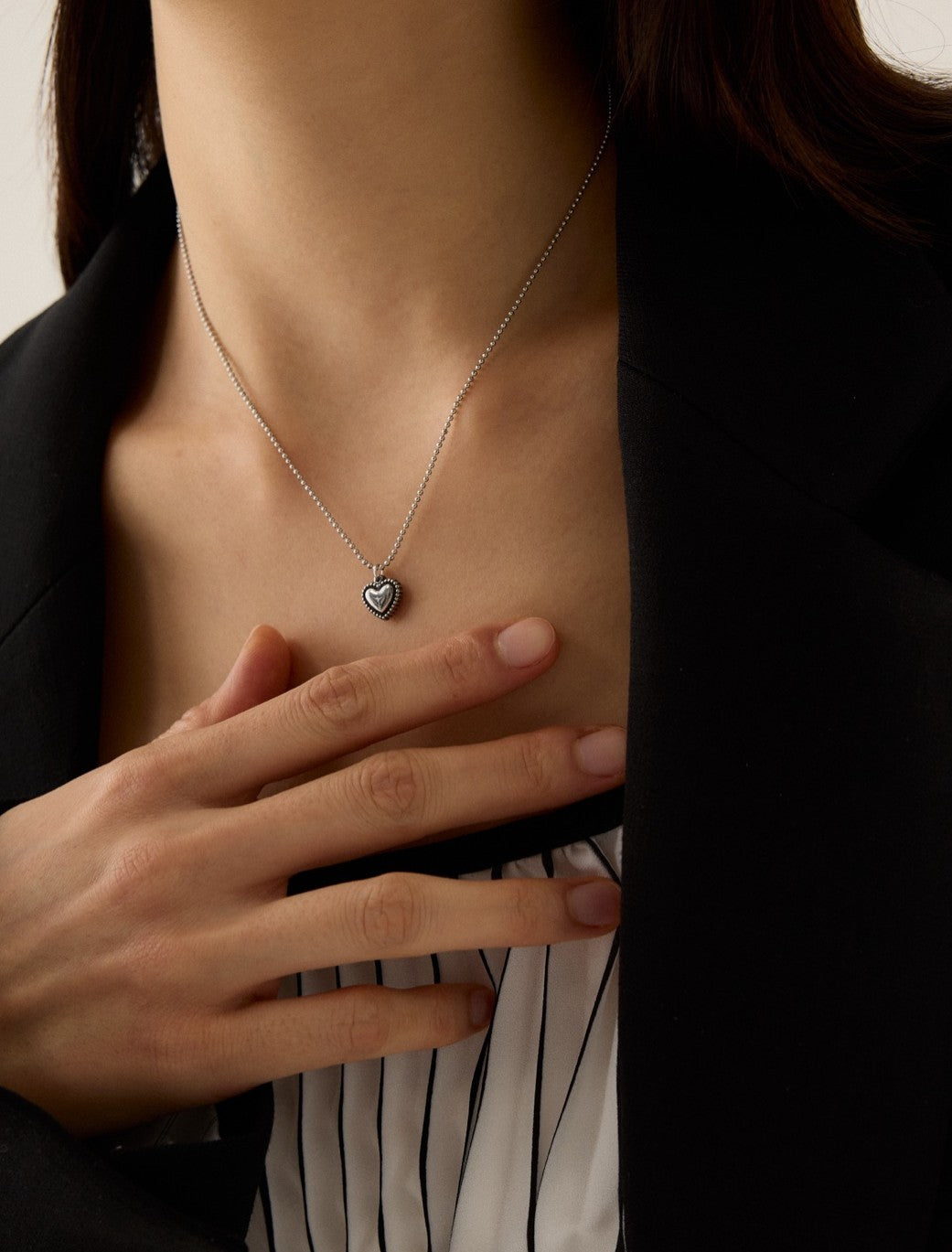 アンティークハートペンダントネックレス