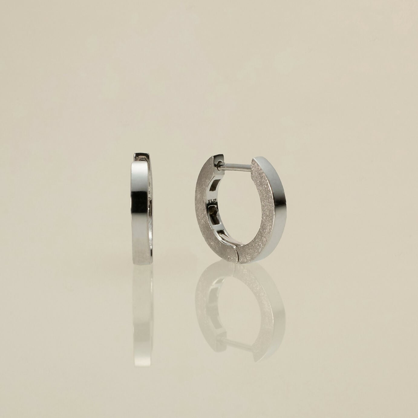 K10 フラット フープピアス:スモール / 10K flat hoop pierced earring - small