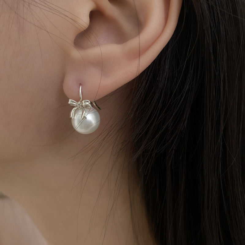 Ribbon pearl earring