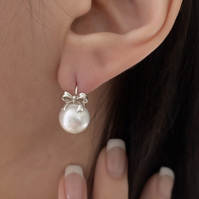 Ribbon pearl earring