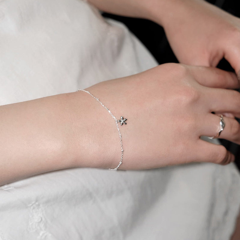 unit floral bracelet