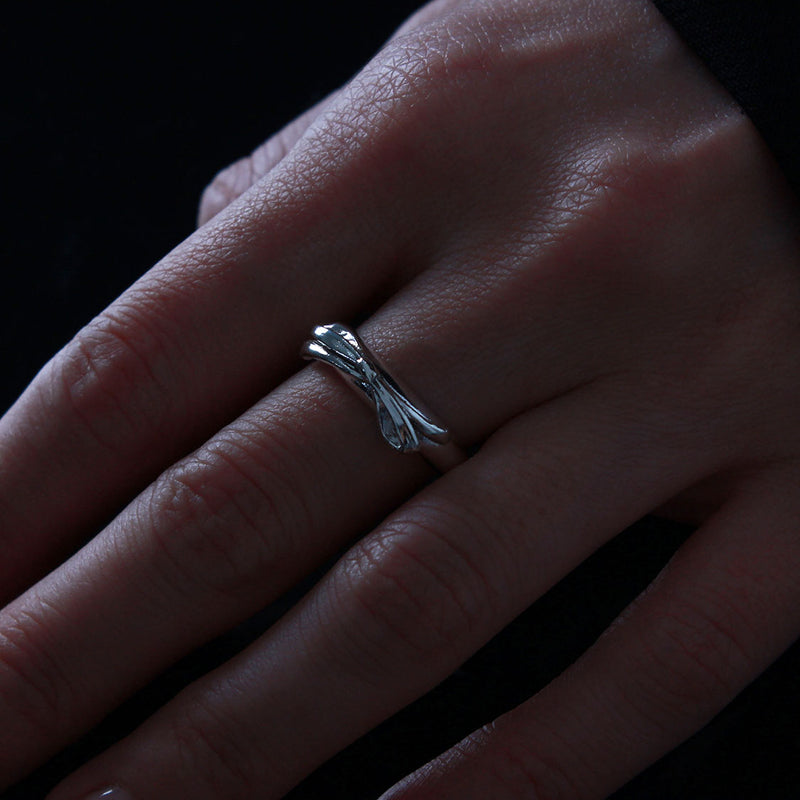ribbon silver ring