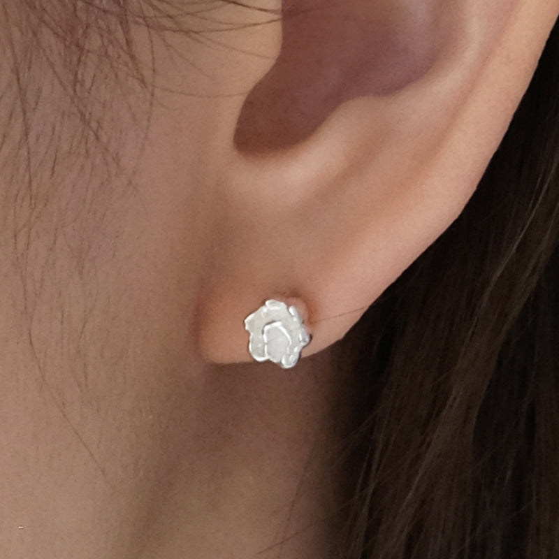 Popcorn flower S earring