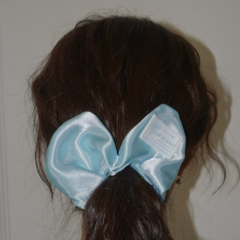 SATIN HEART SCRUNCHIE
