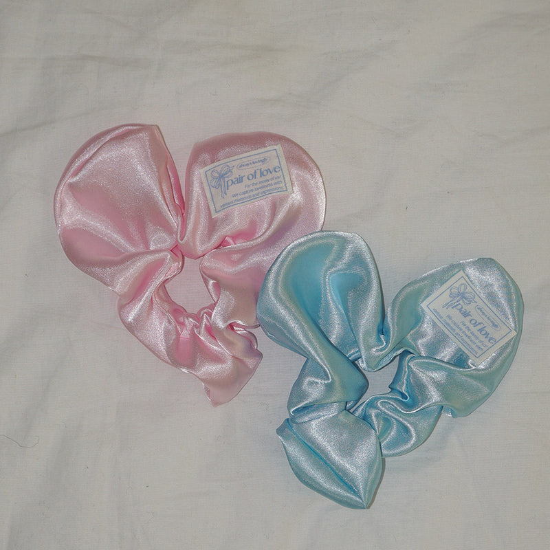 SATIN HEART SCRUNCHIE