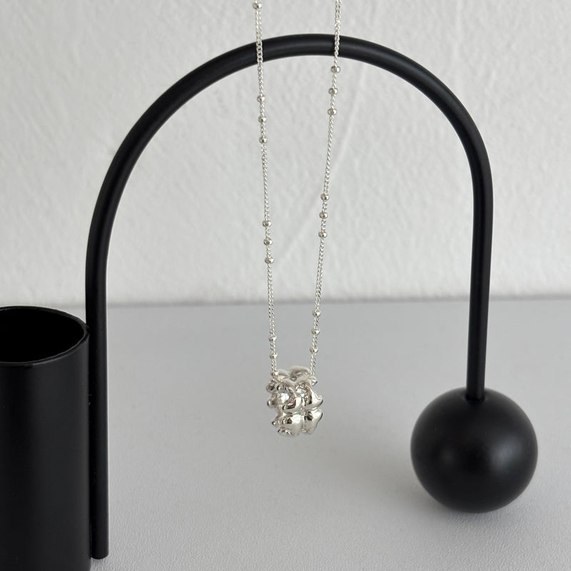 LUCKY LOVEY 016 Clover Ball Long Necklace