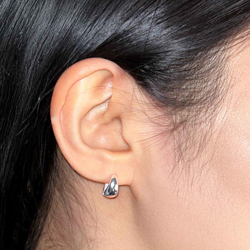 Simple onetouch earring