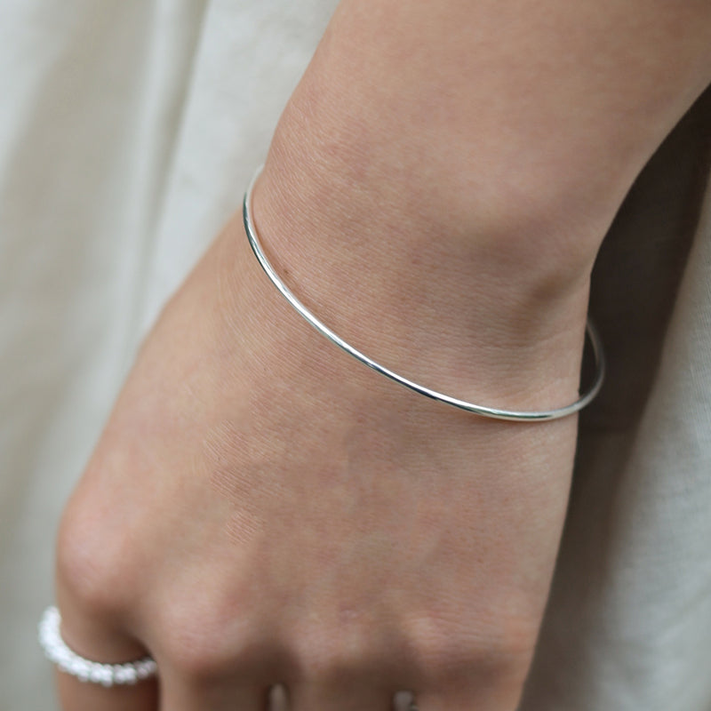 Essential bangle
