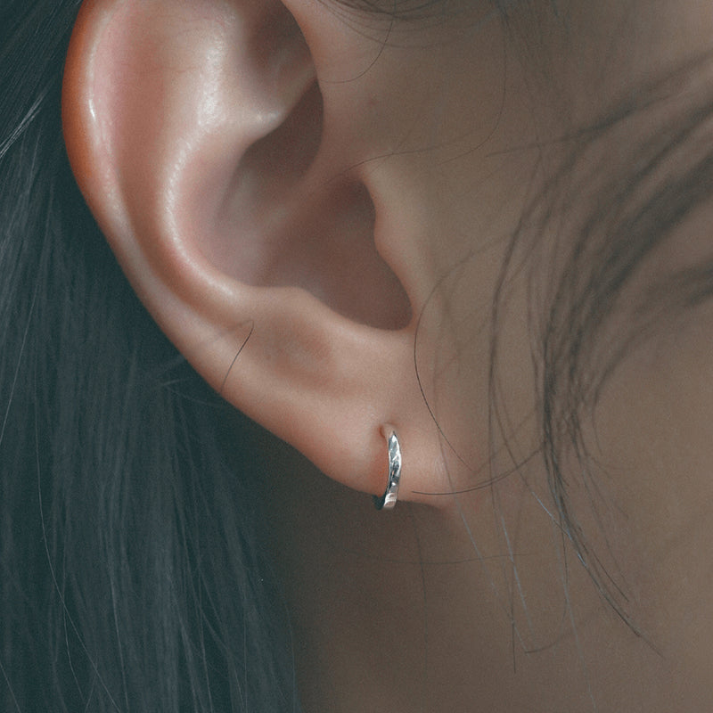 embrace loop earring_S
