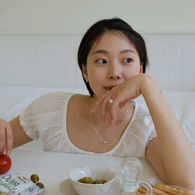 O. Drawing Ball Necklace