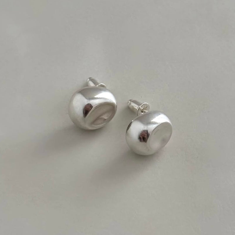 Pebble earring  (Sterling Silver)