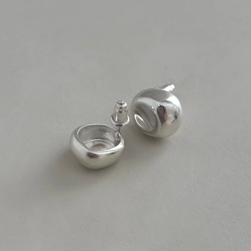 Pebble earring  (Sterling Silver)