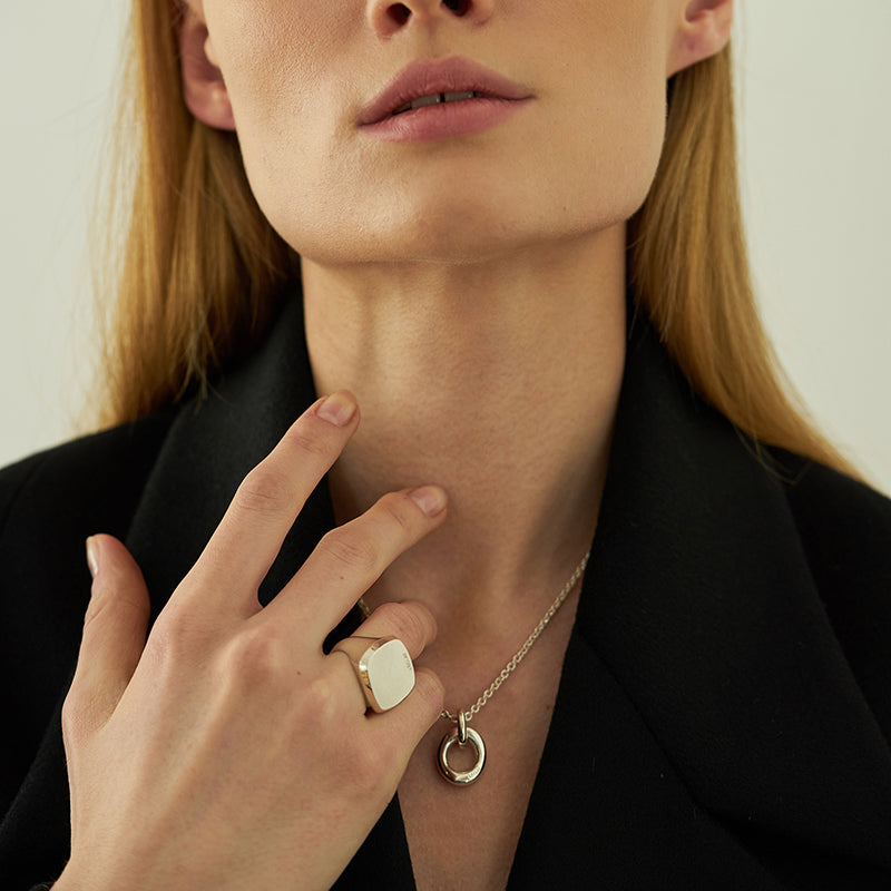 エッセンシャル ブークレ ネックレス S / ESSENTIEL BOUCLE NECKLACE S