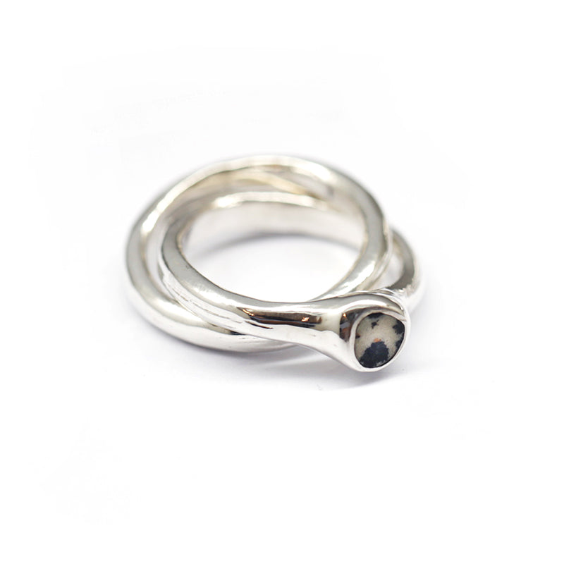 NOIR シルバー ノット ジェムストーン リング:ダルメシアン / NOIR SILVER KNOT GEMSTONE RING - DALMATIAN