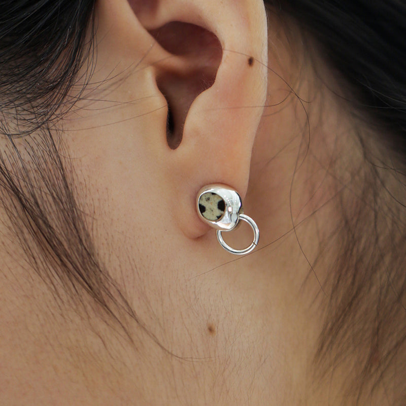NOIR シルバー ジェムストーン ピアス:ダルメシアン / NOIR SILVER GEMSTONE EARRINGS - DALMATIAN