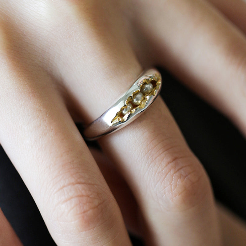 HIDDEN PEARL _SLIM SILVER GOLD COMBI PEARL RING