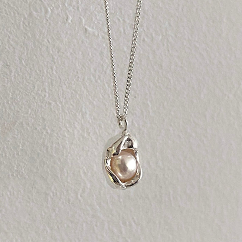Flow Pearl Freshwater Pearl Necklace (Sterling Silver)