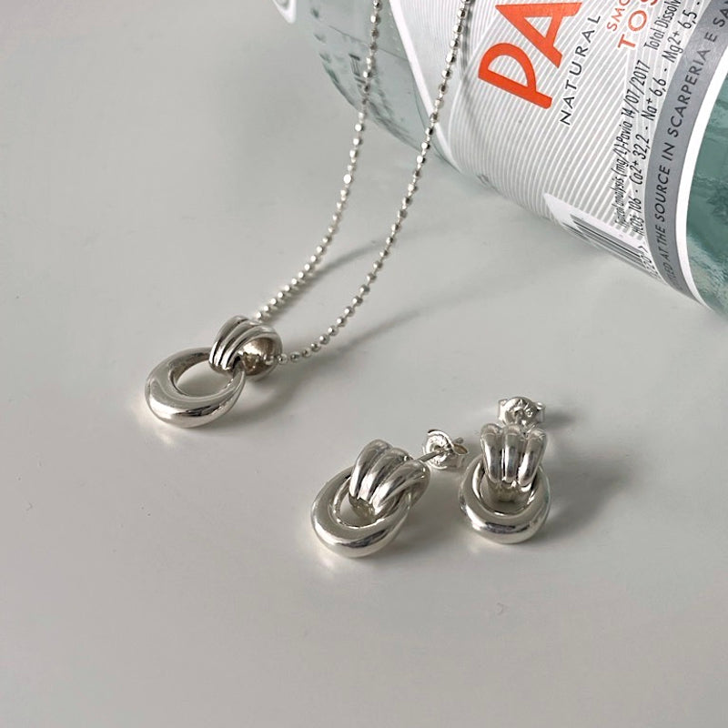 Retro hoop earring