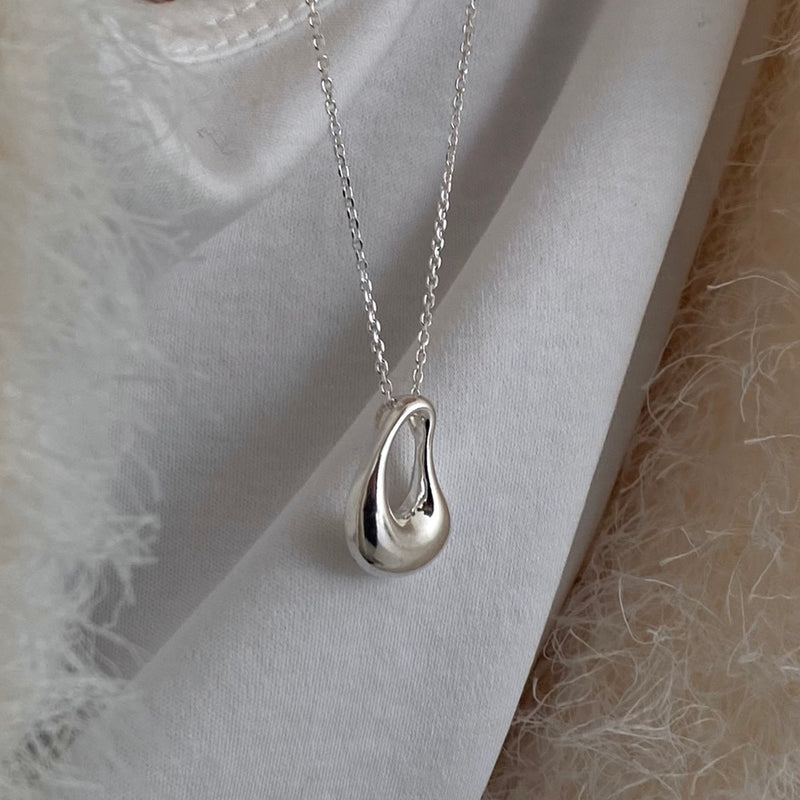 Water long necklace
