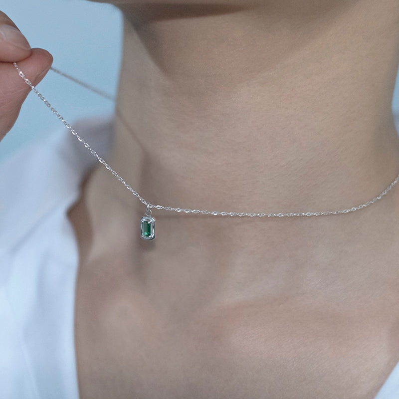 FLOATING STONE PENDANT