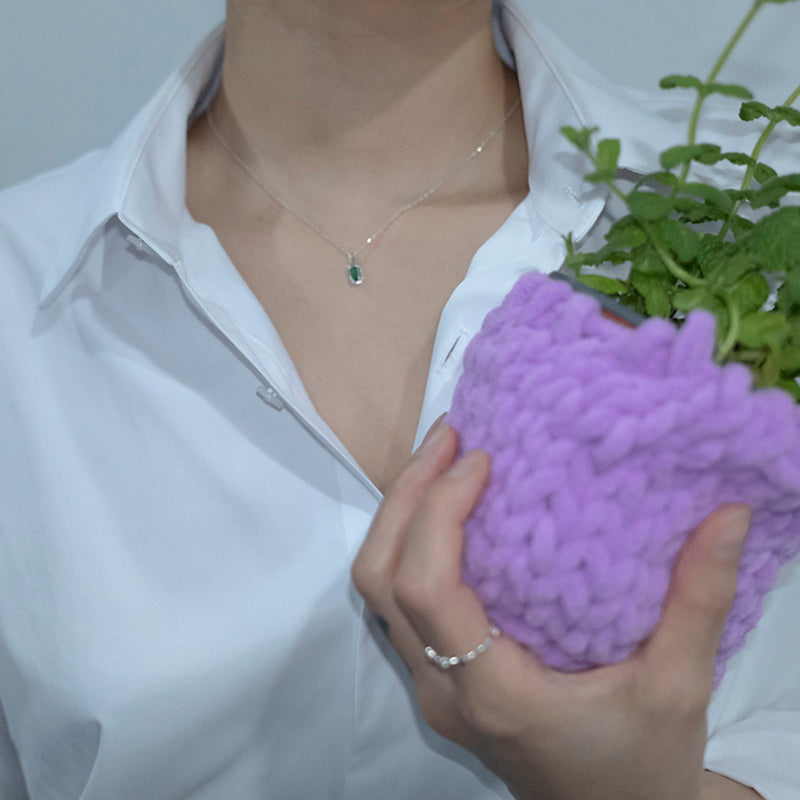 FLOATING STONE PENDANT