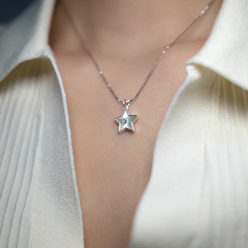 SPARKLE STAR PENDANT