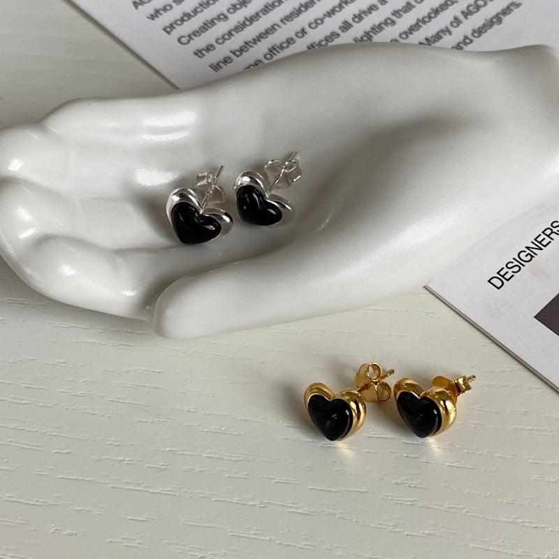 Baby heart earring (onyx)