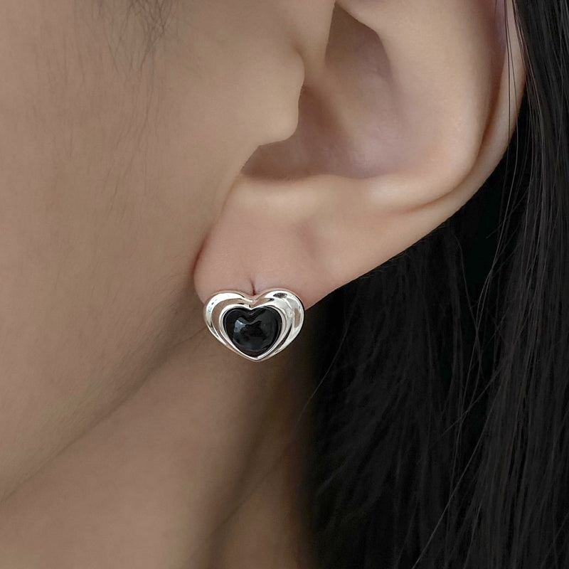 Volume baby heart onyx earrings