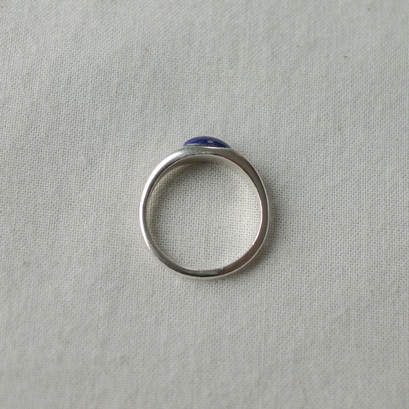 Uovo ring _ navy gemstone (lapis lazuli)