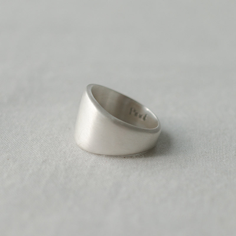 Elegante matte ring
