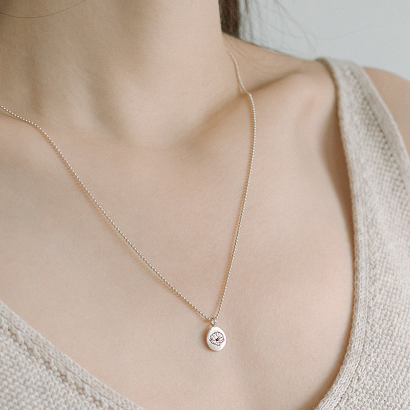 Carina poppy necklace