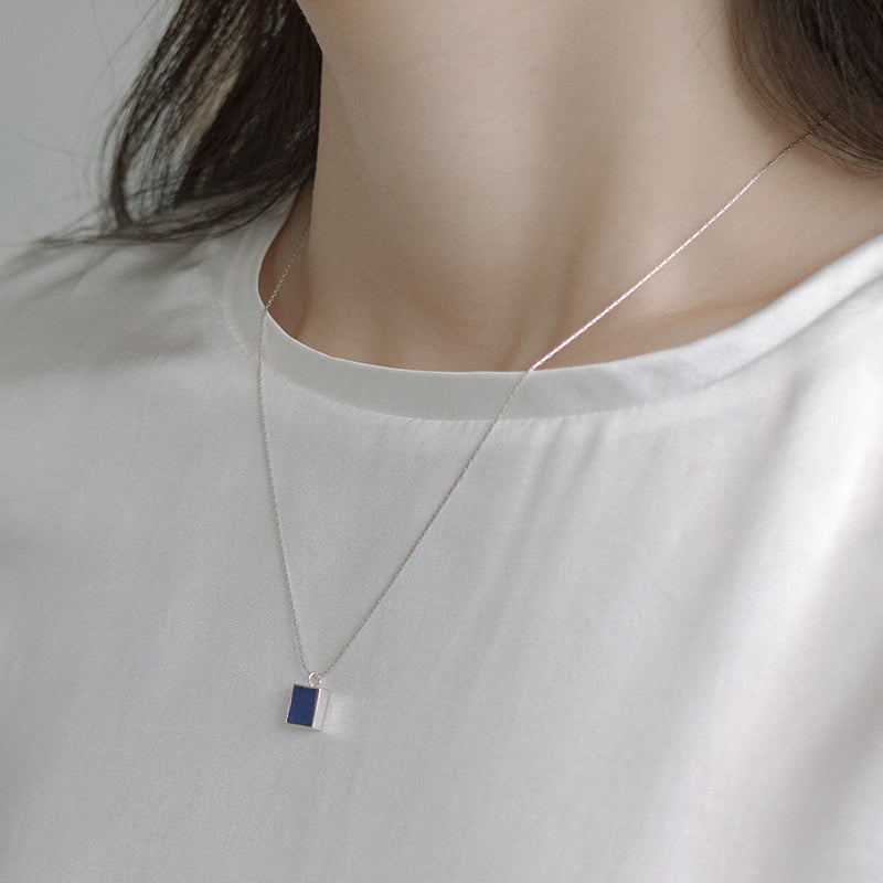 Square necklace _ blue gemstone (blue agate)