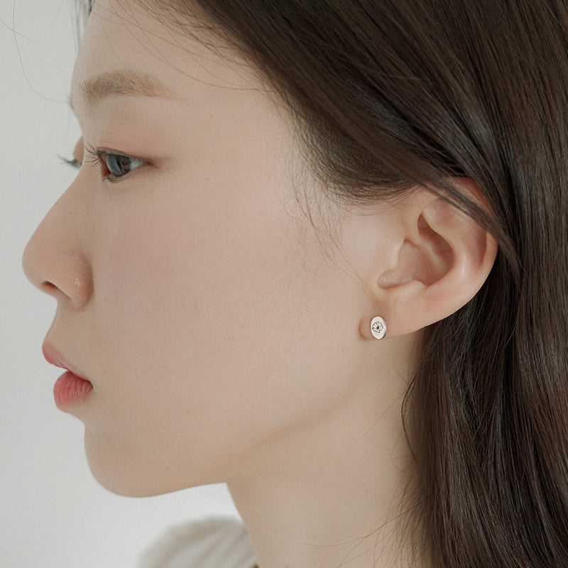 Piccola poppy earring