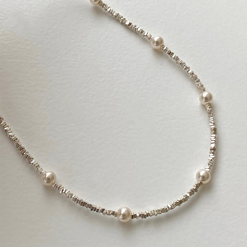Salty pearl necklace