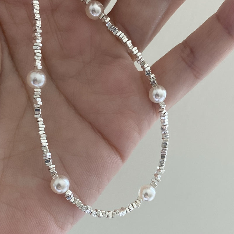 Salty pearl necklace