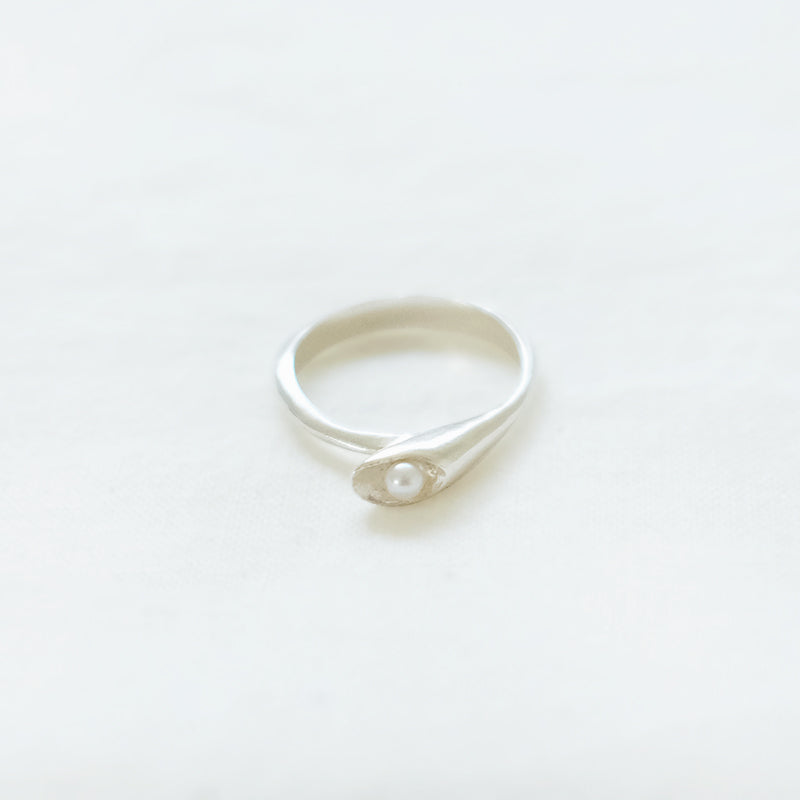 Pearl morning glory ring