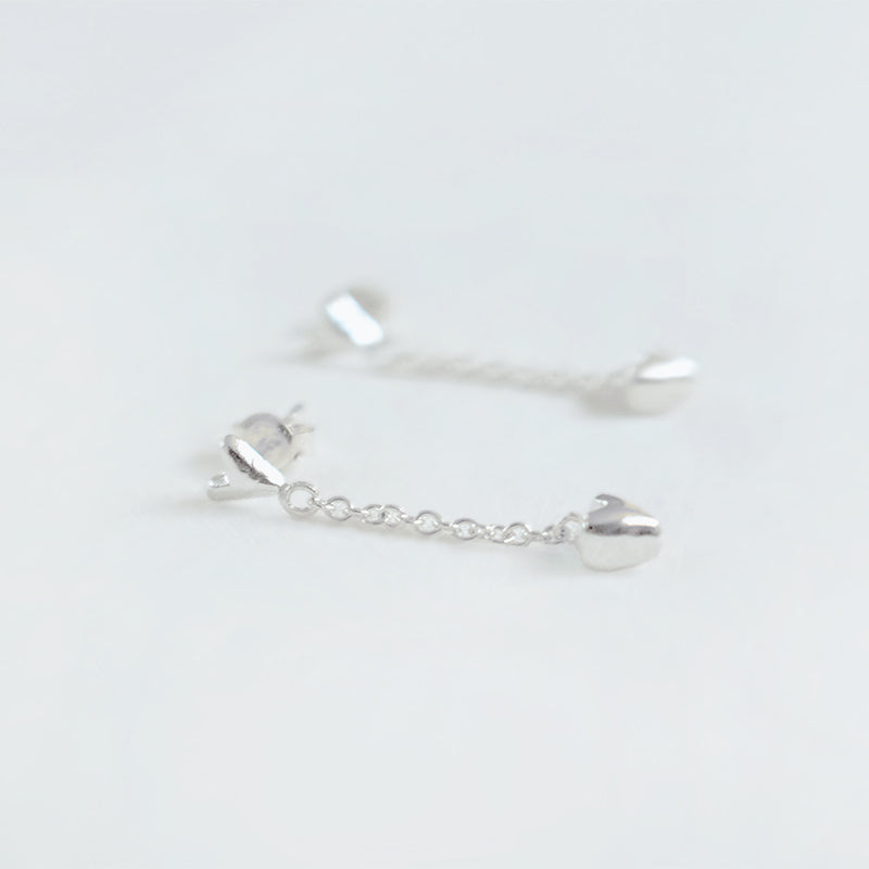 Drop heart earring
