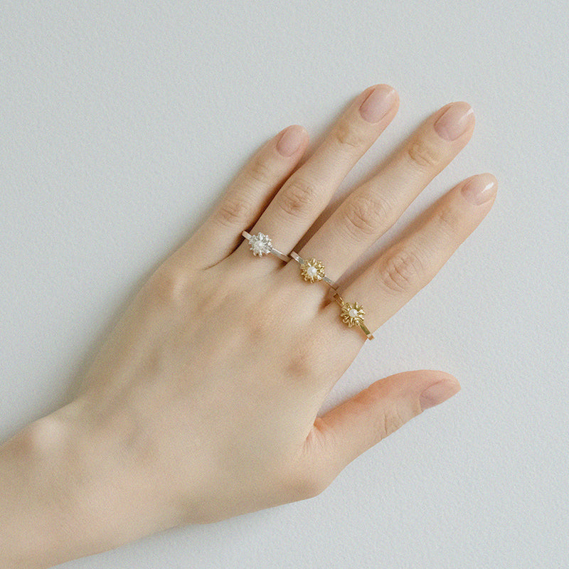 Pearl daisy ring