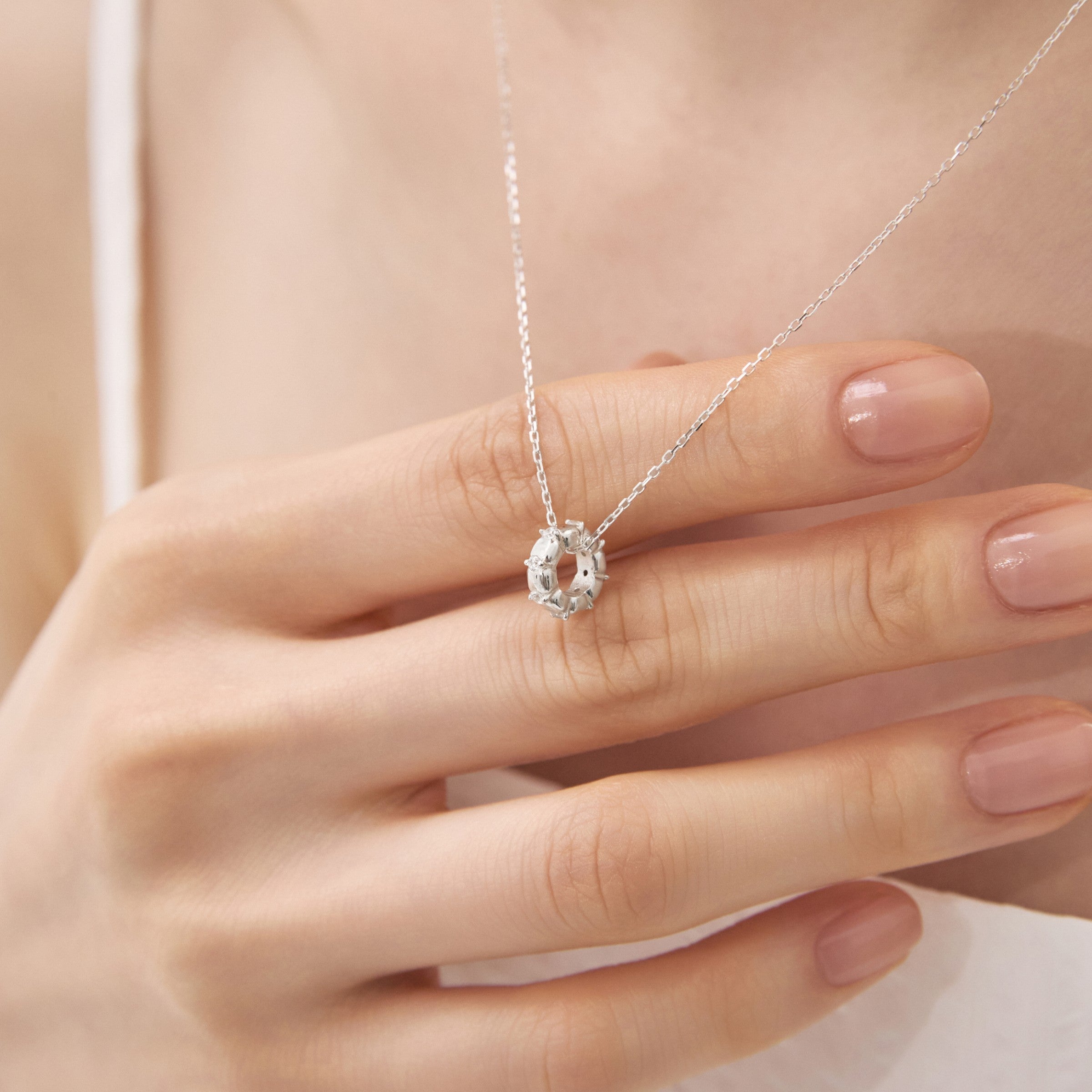 シルバ ホワイトスト?ンリングペンダントウィアモンズネックレス / Silver White Stone Ring Pendant Necklace