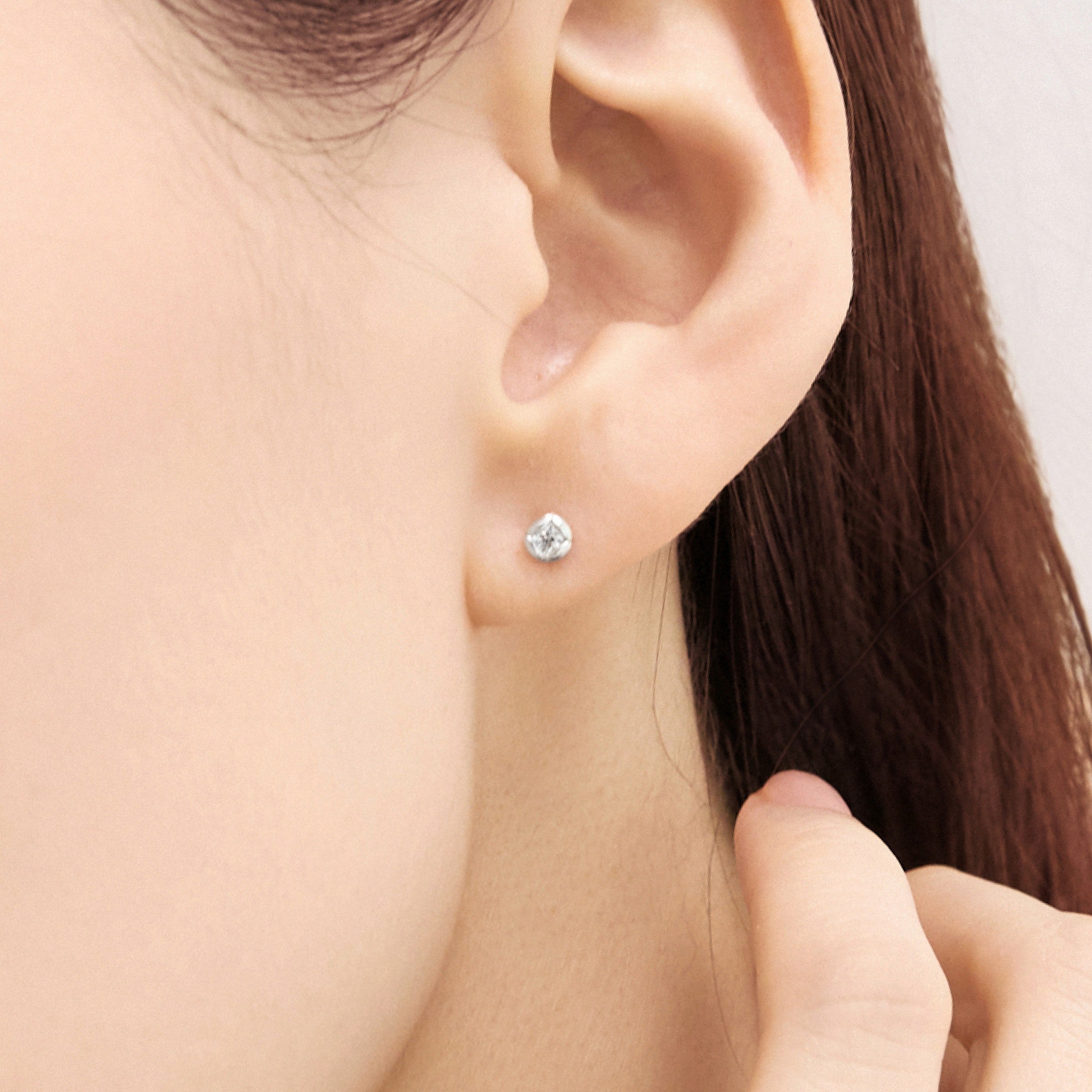 シルバーブルームストーンウィアモンズイヤリング / Silver Bloom Stone Earrings