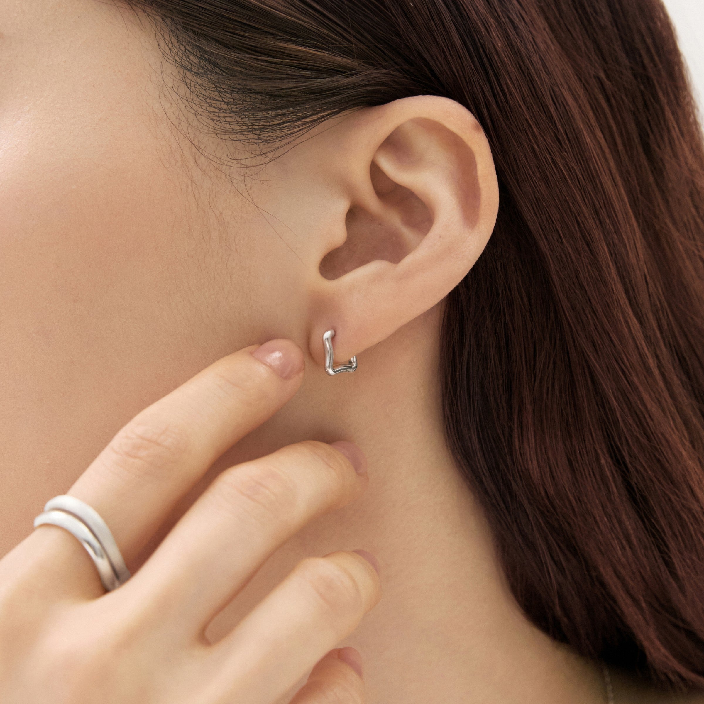 シルバーメルテッドフレームウィアモンズワンタッチイヤリング / SIilver Melted Frame One-Touch Earrings