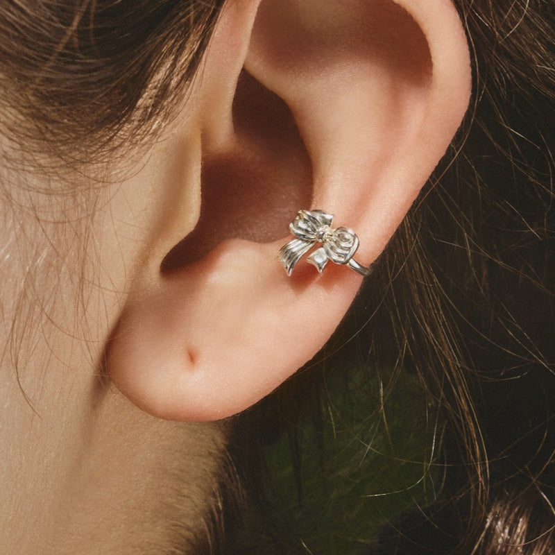 SCOUT グランジ リボン シルバー イヤカーフ / SCOUT GRUNGE RIBBON SILVER EAR CUFF