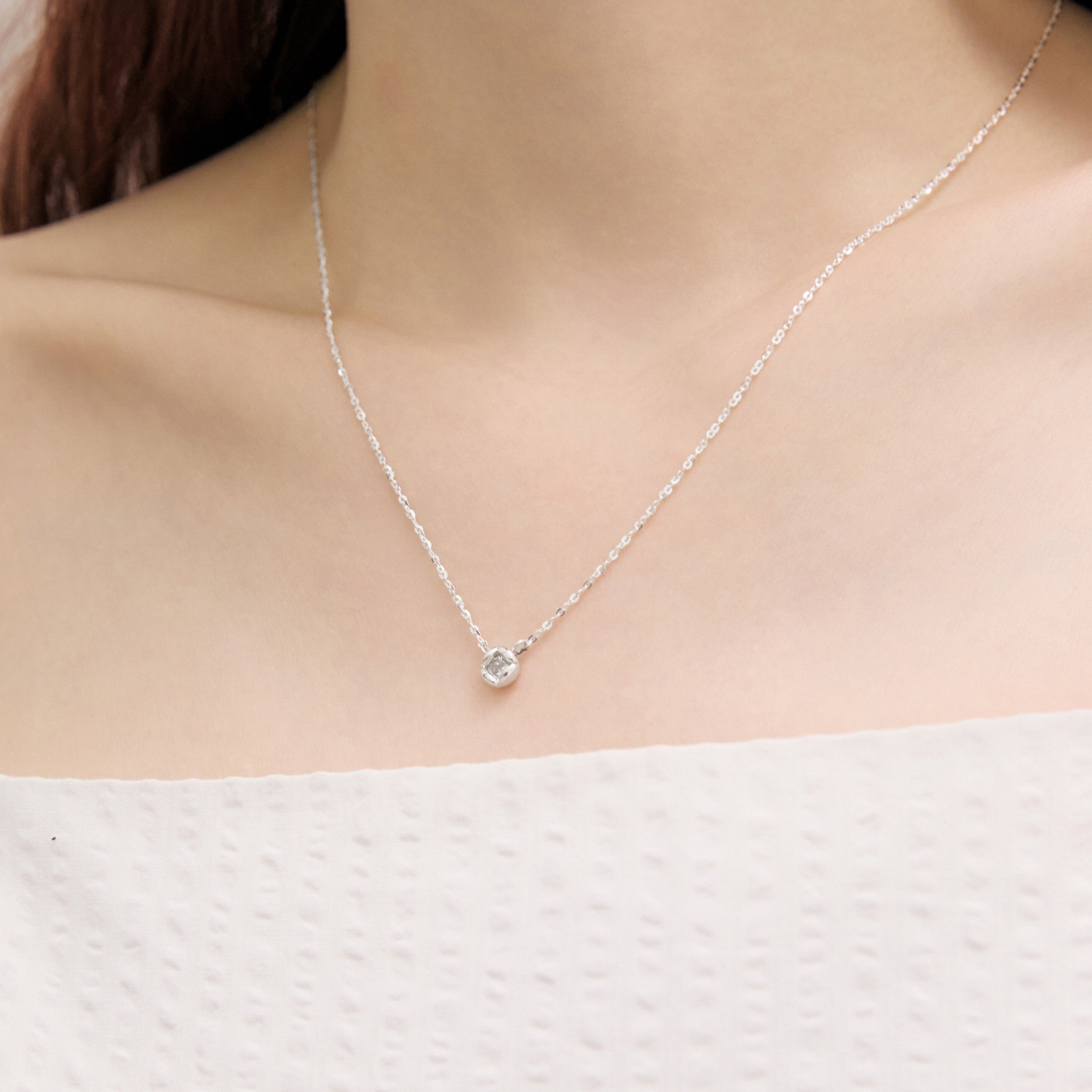 シルバーブルームストーンウィアモンズネックレス / Silver Bloom Stone Necklace