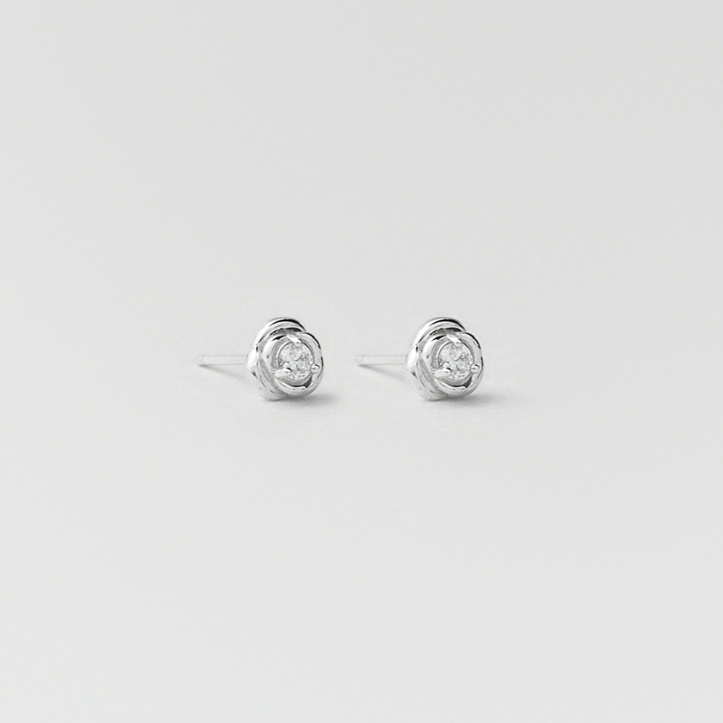 シルバーローズストーンウィアモンズイヤリング / Silver Rose Stone Earrings