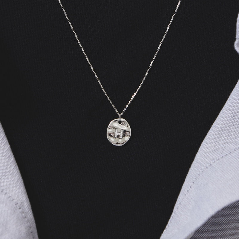 シルバー メルティング イニシャル ネックレス / Silver Melting Initial Necklace