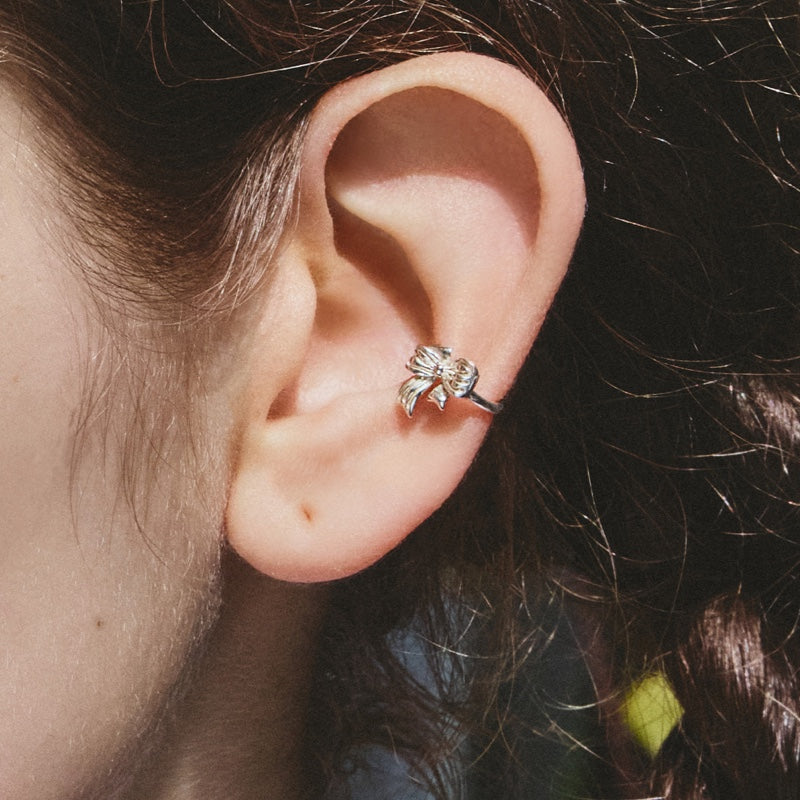 SCOUT グランジ リボン シルバー イヤカーフ / SCOUT GRUNGE RIBBON SILVER EAR CUFF