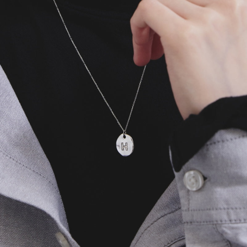 シルバー メルティング イニシャル ネックレス / Silver Melting Initial Necklace