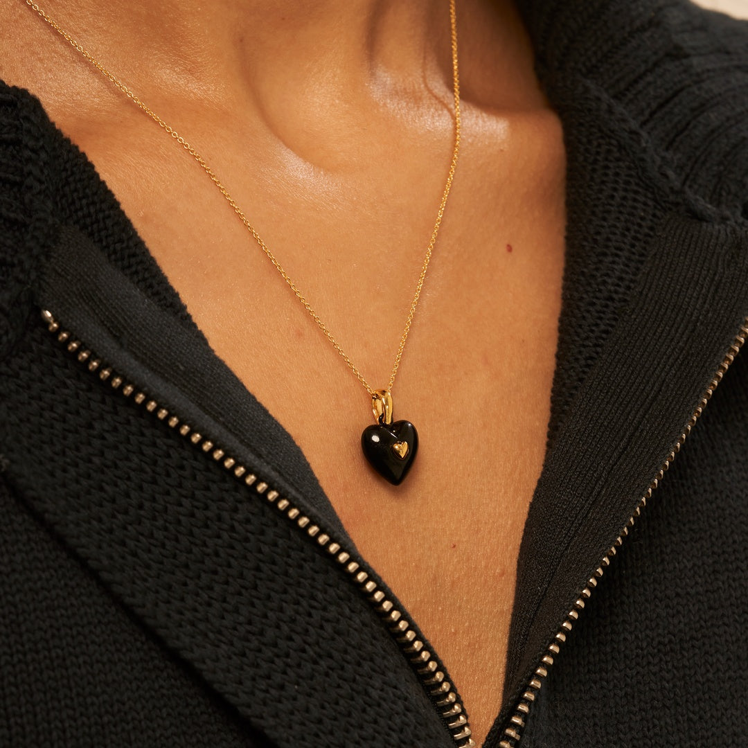 ハート ネックレス:ブラック / Heart Necklace - Black